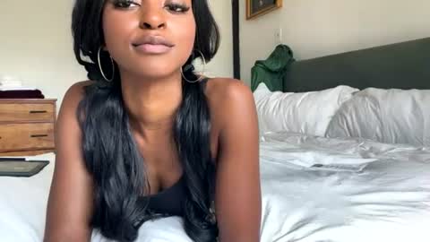 Jada online show from August 3, 5:42 pm