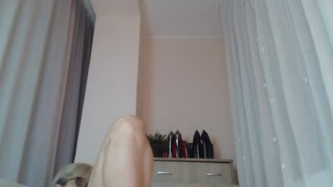 jadapink___ online show from July 31, 1:12 am