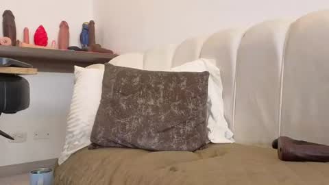 Jade online show from August 11, 2:08 pm