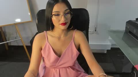 jade_connor online show from August 12, 11:29 pm