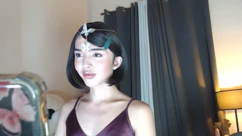 NewModel online show from February 18, 8:50 pm