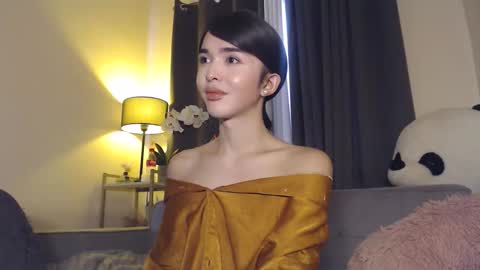 NewModel online show from February 24, 1:04 am
