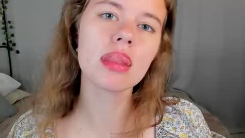 Jade online show from July 31, 8:25 pm