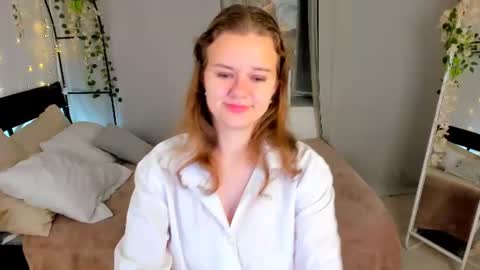 Jade online show from August 7, 7:03 pm