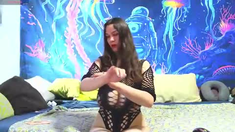 Jadelin Min online show from June 15, 5:05 am
