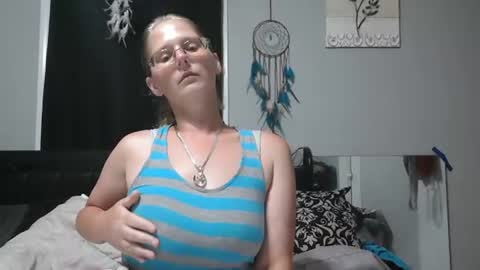 JadeLuv online show from August 4, 2:08 am