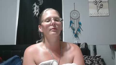 JadeLuv online show from August 6, 3:27 am
