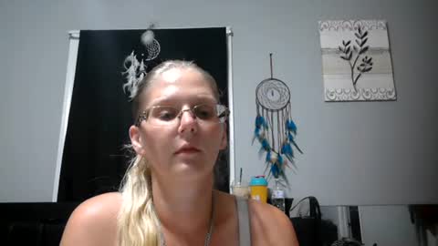 JadeLuv online show from August 14, 1:31 am
