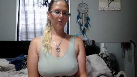 JadeLuv online show from August 15, 2:32 pm