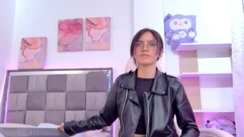 Jade online show from August 15, 12:25 am