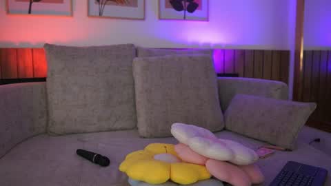 Jade Summer online show from August 7, 2:50 pm