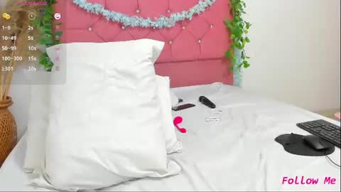 jadiya   Hot online show from August 7, 9:15 pm