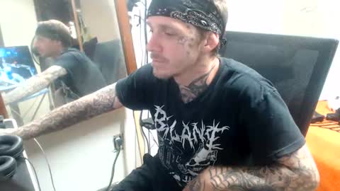 showingitoff online show from August 15, 8:18 am