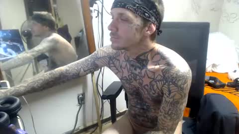 showingitoff online show from August 15, 9:24 am
