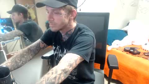 showingitoff online show from August 16, 4:16 am