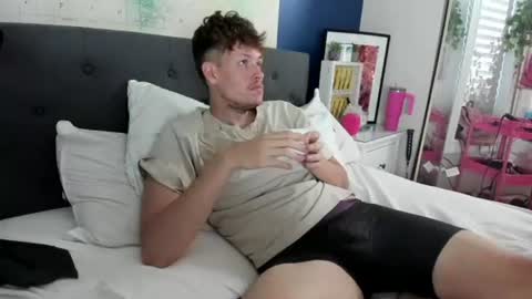 jake_jackson1 online show from July 19, 7:38 pm