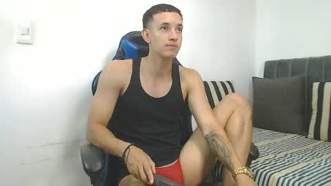 Hi guys im new 3 online show from August 1, 8:59 pm