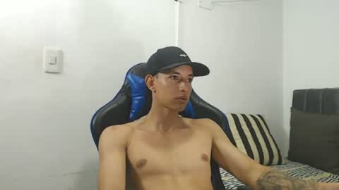 Hi guys im new 3 online show from August 11, 1:40 am