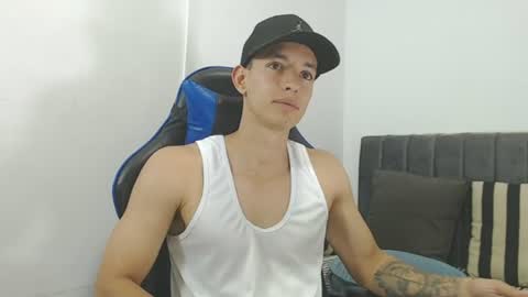 Hi guys im new 3 online show from August 14, 12:14 am