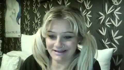 JAKKI LOUISE pornstar online show from June 18, 10:53 pm