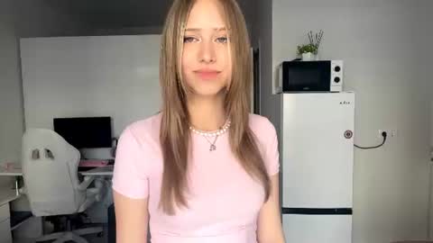 Zoe online show from August 7, 2:39 pm