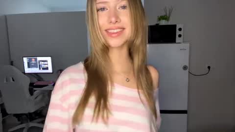 Zoe online show from August 9, 7:48 pm
