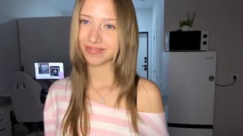 Zoe online show from August 10, 12:12 am