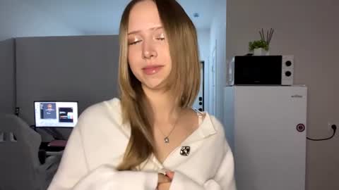 Zoe online show from August 10, 5:58 pm