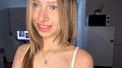 Zoe online show from August 10, 10:22 pm