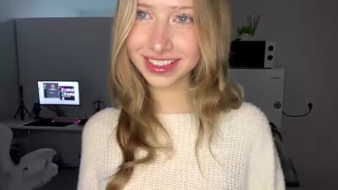 Zoe online show from August 12, 7:38 pm