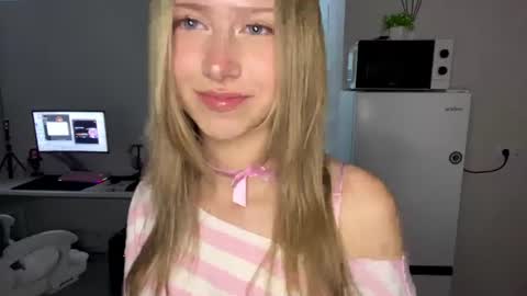 Zoe online show from August 15, 5:17 pm