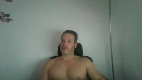 jam3s5959 online show from April 25, 3:18 pm