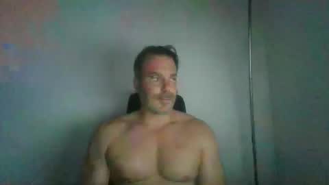 jam3s5959 online show from May 3, 12:21 pm