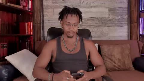   online show from August 12, 7:38 pm
