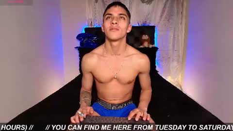 james1lee_ online show from July 26, 2:38 am
