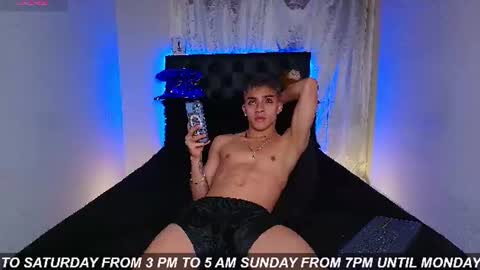 james1lee_ online show from August 2, 7:26 am