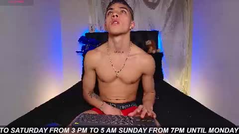 james1lee_ online show from August 18, 8:53 am