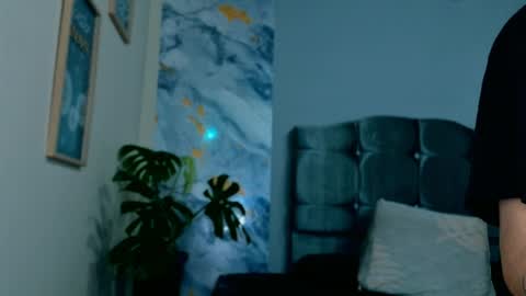 james_adamss_ online show from April 24, 4:12 pm