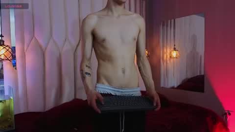 james_adamss_ online show from April 30, 4:04 am
