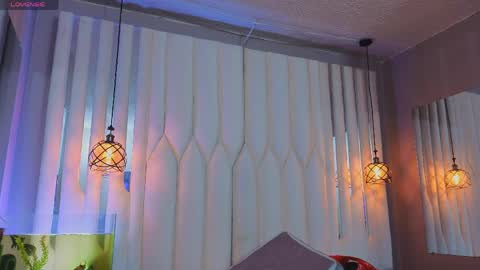 james_adamss_ online show from May 1, 2:26 am