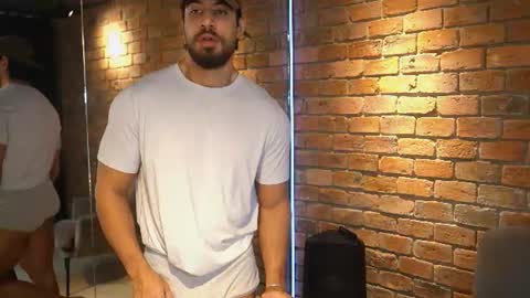 James Axel online show from August 5, 2:37 pm