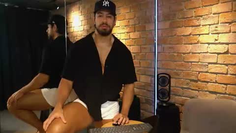 James Axel online show from August 6, 2:38 pm
