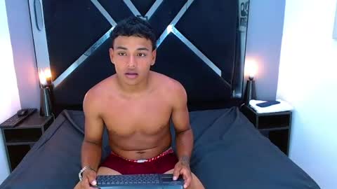 james_fav online show from August 17, 7:30 pm