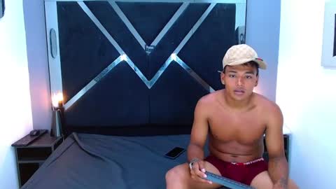 james_fav online show from August 17, 10:48 pm