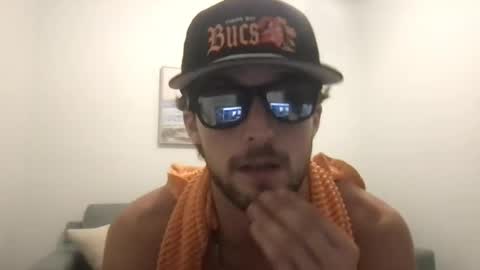 james_love20 online show from September 8, 12:39 am