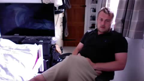 jamesrut1 online show from August 16, 11:25 am
