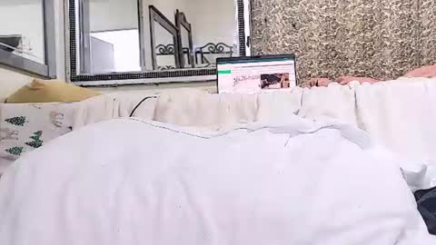 Bootyshows online show from August 14, 1:15 pm