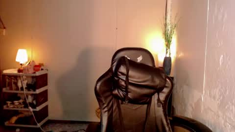 janelovers online show from August 16, 6:39 am