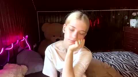 Elsa online show from August 3, 8:10 am