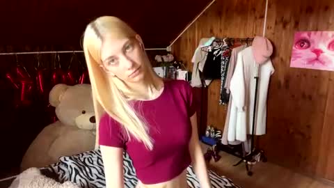 Elsa online show from August 4, 10:34 am